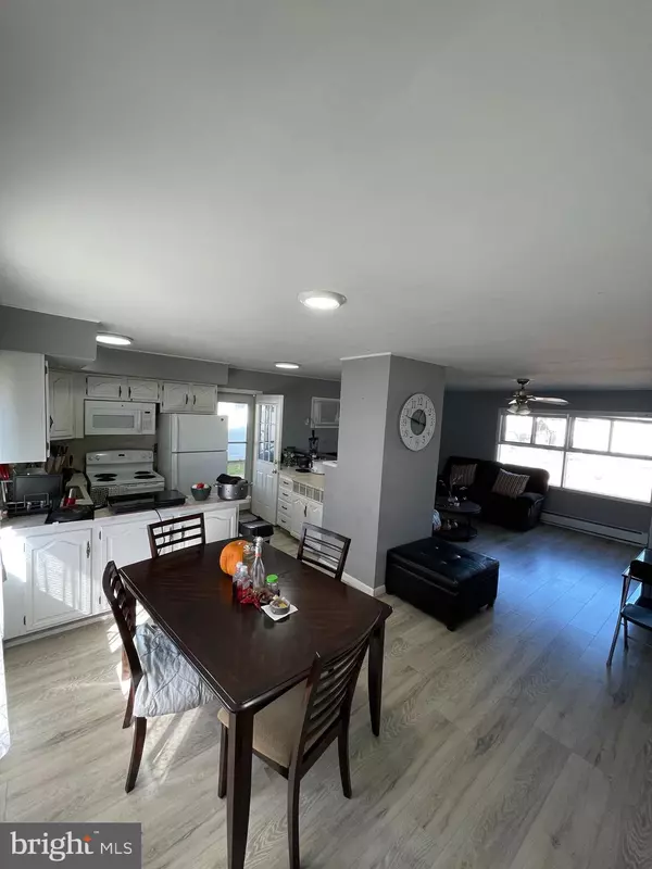 Levittown, PA 19054,22 MYRTLE LN