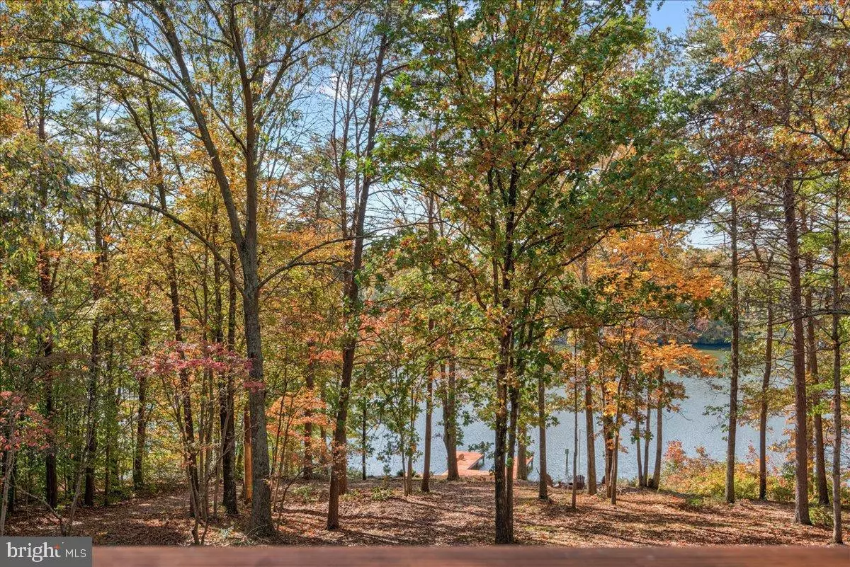 Spotsylvania, VA 22551,DOCK LUCK LN