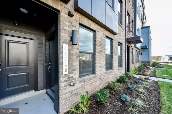 Ashburn, VA 20147,43740 TRANSIT SQ