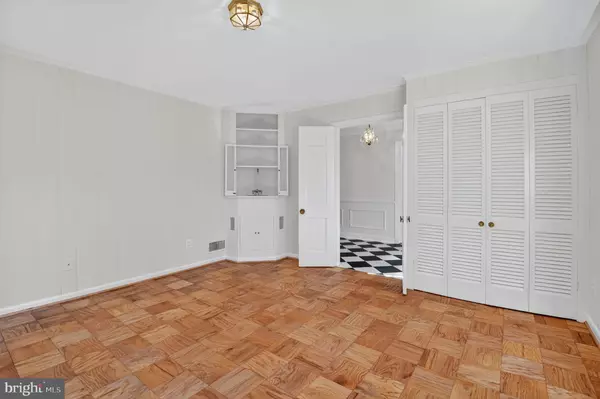 Bethesda, MD 20816,5203 PORTSMOUTH RD