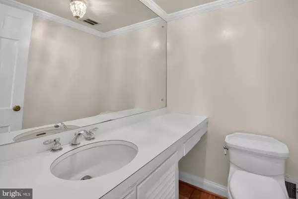 Bethesda, MD 20816,5203 PORTSMOUTH RD