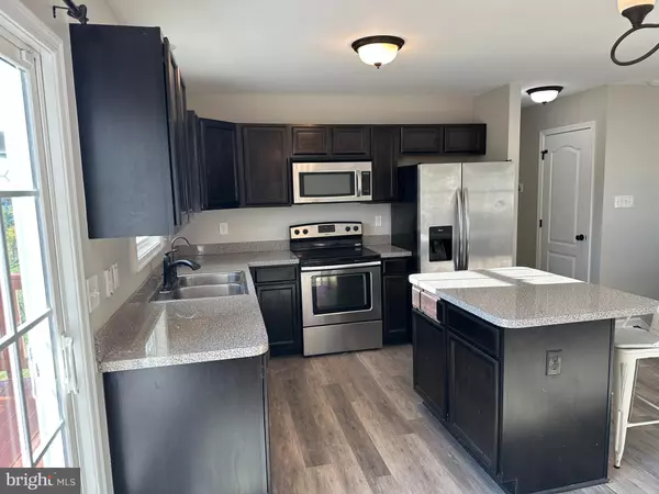 Bunker Hill, WV 25413,132 FREIGHT CAR CIRCLE