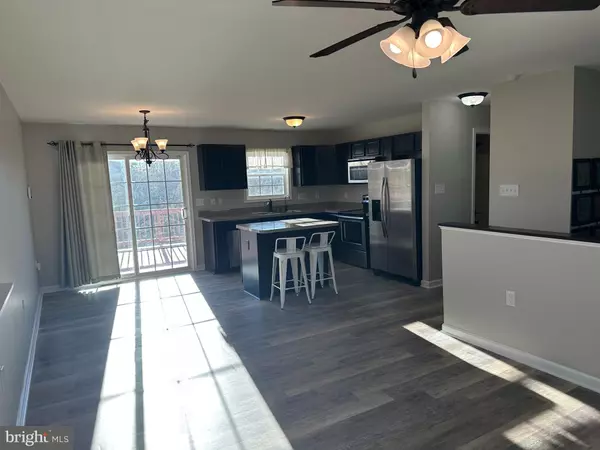 Bunker Hill, WV 25413,132 FREIGHT CAR CIRCLE