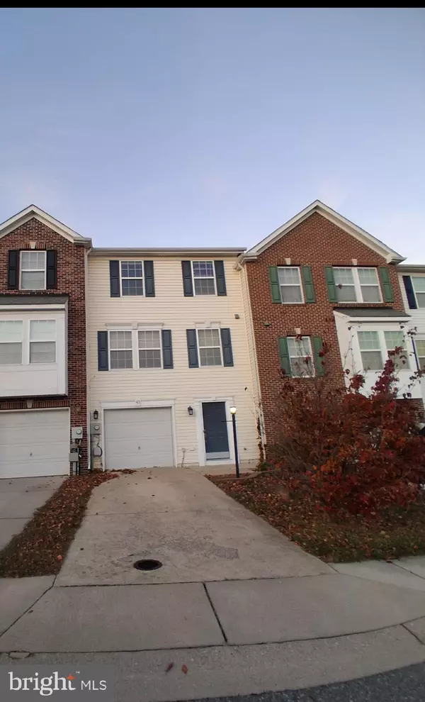 43 DUNMORE CT, Falling Waters, WV 25419