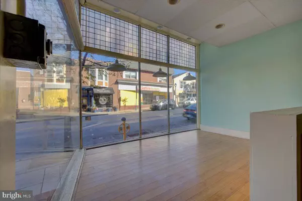 Phoenixville, PA 19460,322 BRIDGE ST