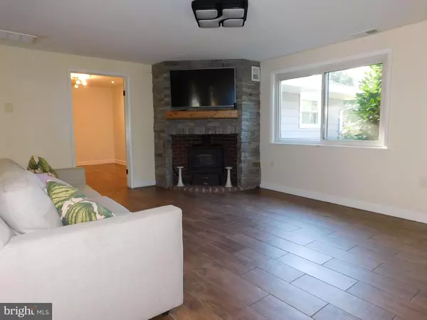 Sterling, VA 20164,1605 N CRAIG STREET