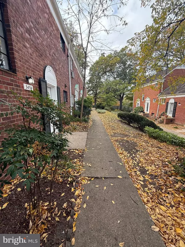 Alexandria, VA 22302,3492 MARTHA CUSTIS DR