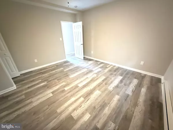 Alexandria, VA 22302,3492 MARTHA CUSTIS DR