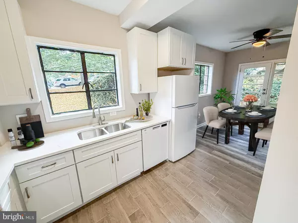 Alexandria, VA 22302,3492 MARTHA CUSTIS DR