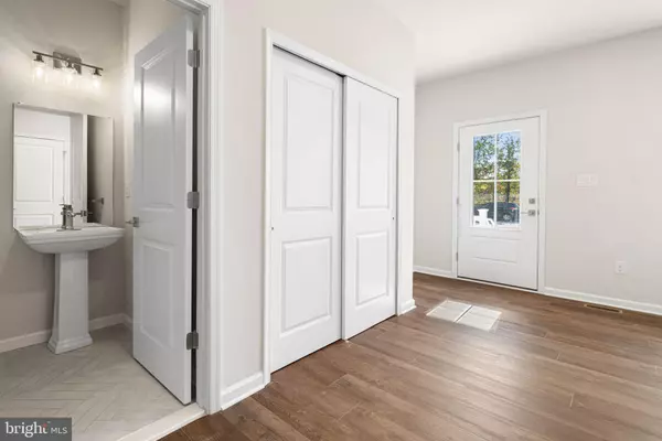 Glassboro, NJ 08028,404 AZURE LN