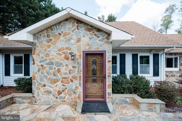 Fairfax, VA 22031,9720 FIVE OAKS RD