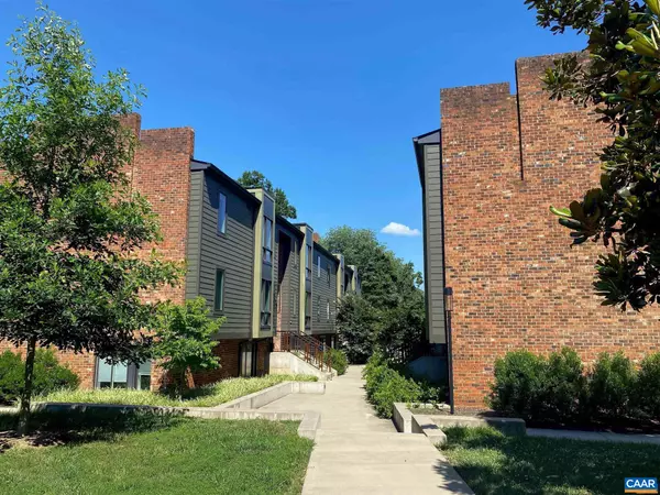 Charlottesville, VA 22902,630 PARK ST #L