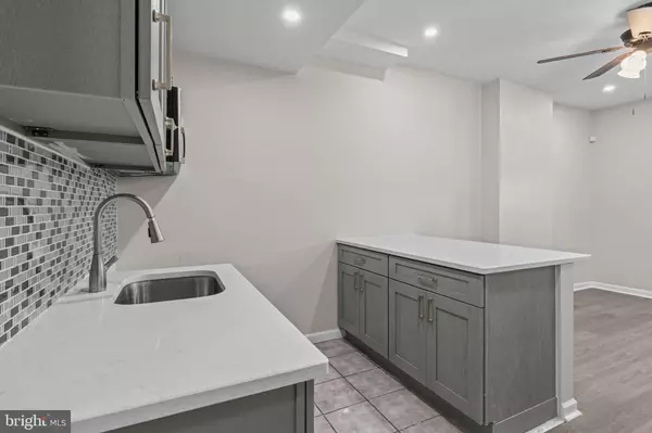 Philadelphia, PA 19140,2116 BELLEVUE ST