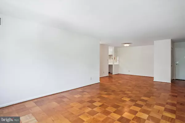 Bethesda, MD 20814,4977 BATTERY LN #1-319