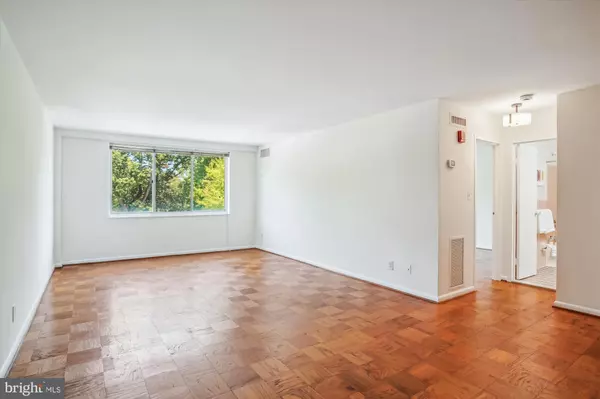 Bethesda, MD 20814,4977 BATTERY LN #1-319