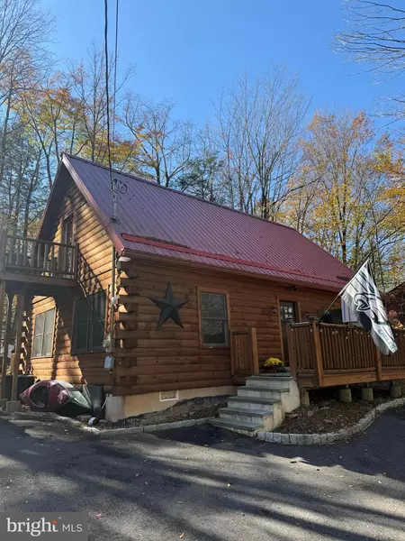 199 LAKEVIEW DR W, Lake Ariel, PA 18436