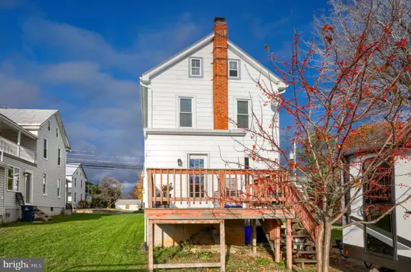 Terre Hill, PA 17581,205 E MAIN ST