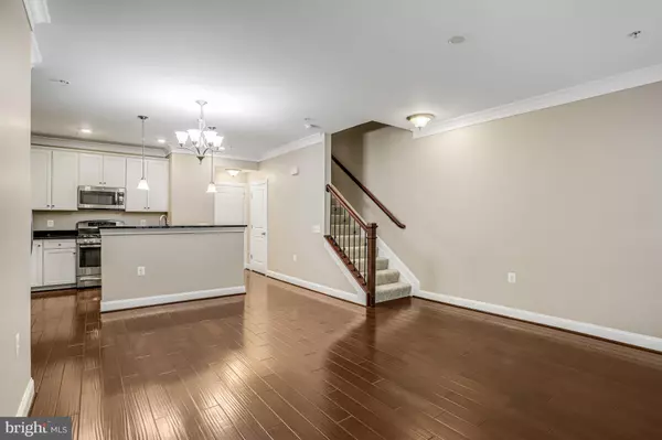 Gaithersburg, MD 20878,625 DIAMONDBACK DR #15-A