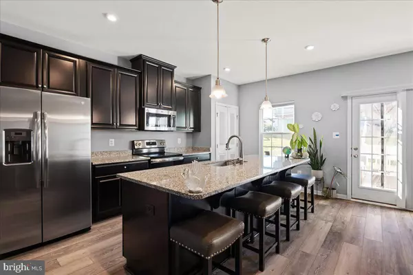 Falling Waters, WV 25419,26 QUEBEC CT