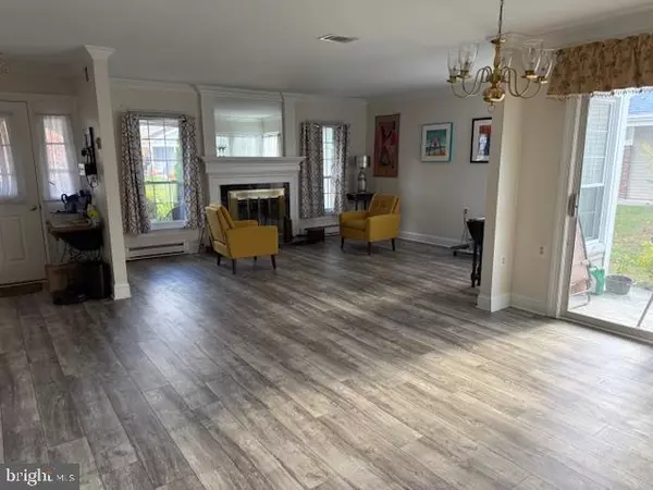 Southampton, NJ 08088,14 BURTONS