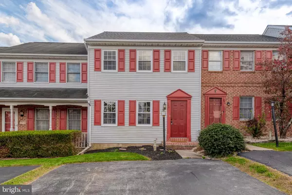 240 ROBIN HILL CIR, York, PA 17404