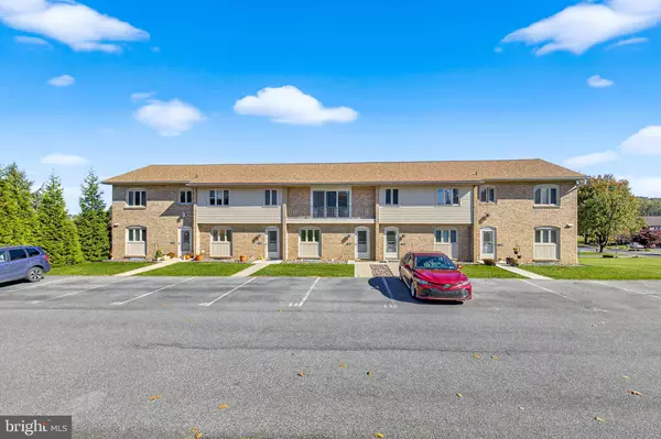 Akron, PA 17501,11 FULTON ST