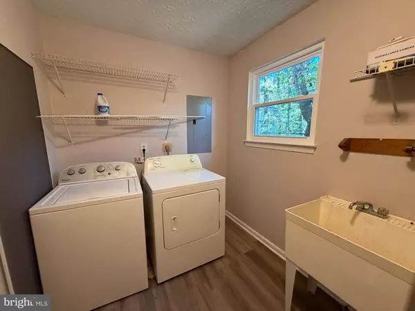 Lusby, MD 20657,184 FARGO RD