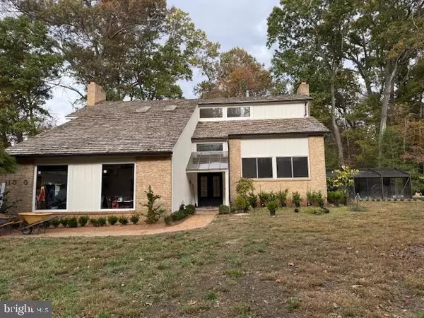 Oakton, VA 22124,11000 OAKTON WOODS WAY
