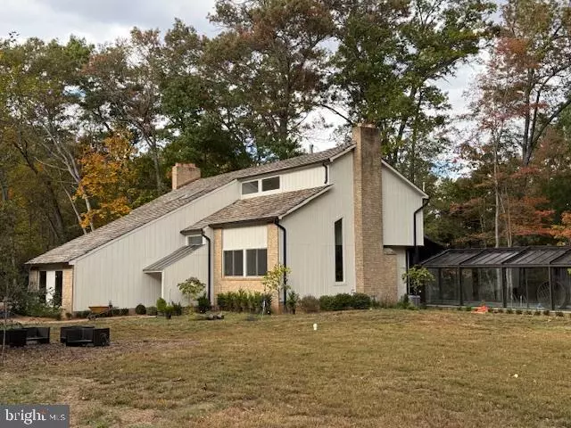 Oakton, VA 22124,11000 OAKTON WOODS WAY