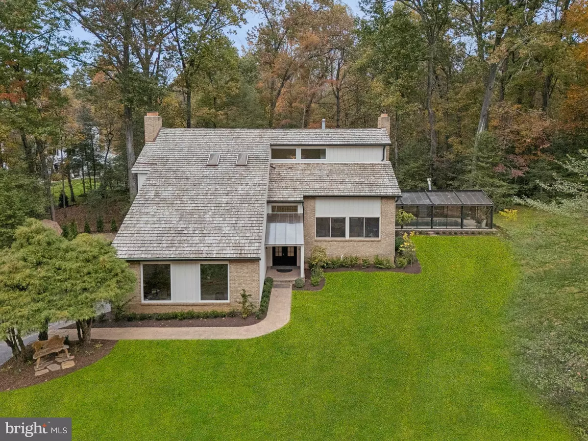 Oakton, VA 22124,11000 OAKTON WOODS WAY