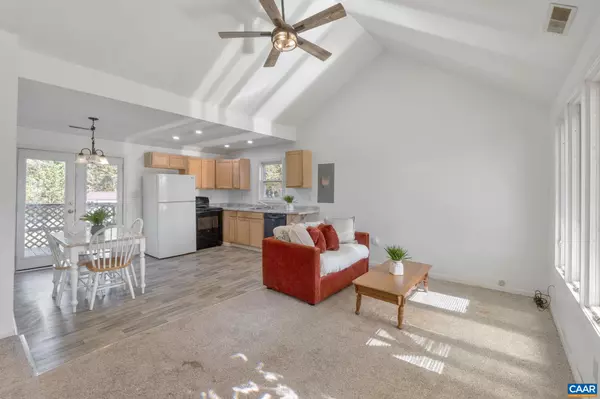 Scottsville, VA 24590,874 JAMES RIVER RD