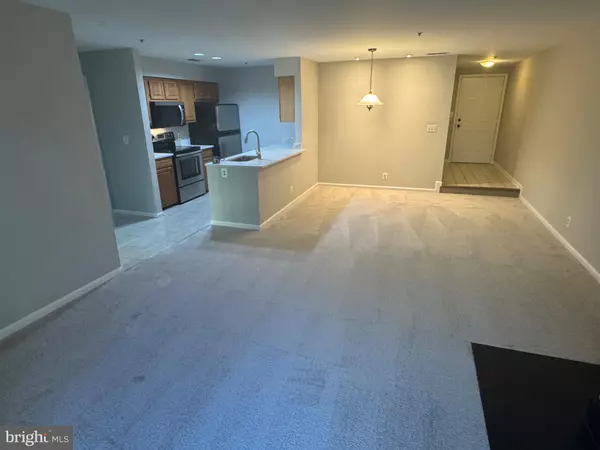 Alexandria, VA 22304,240 S REYNOLDS ST #304