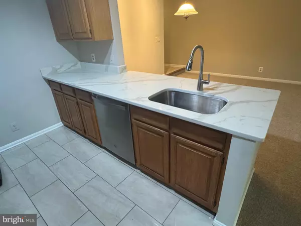 Alexandria, VA 22304,240 S REYNOLDS ST #304