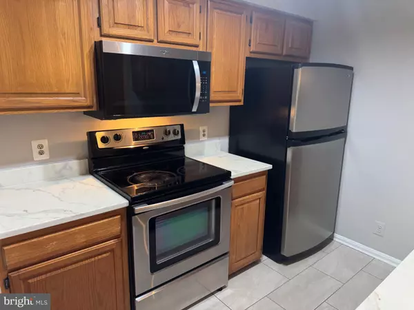 Alexandria, VA 22304,240 S REYNOLDS ST #304