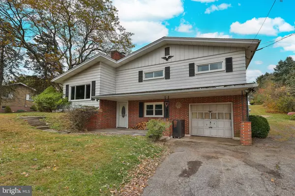 5854 OLD CARRIAGE RD, Bath, PA 18014