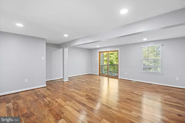 Arnold, MD 21012,570 BAY DALE CT