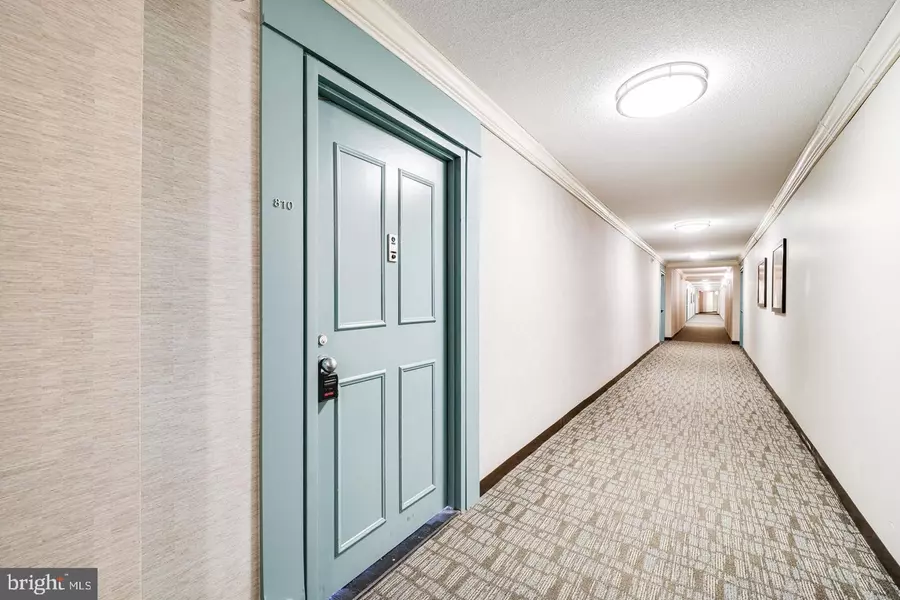 205 YOAKUM PKWY #810, Alexandria, VA 22304