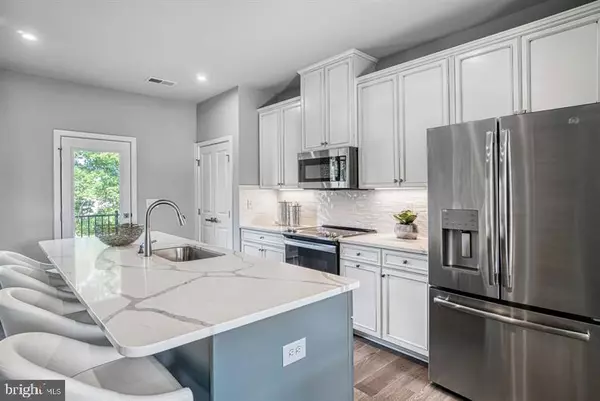 Montgomery Village, MD 20886,19756 CANOPY LOOP #328D