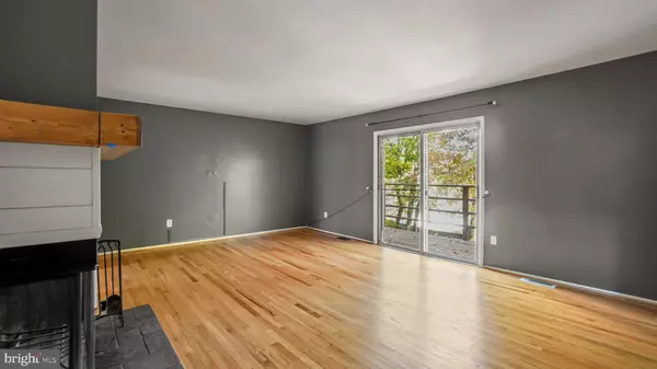 Arnold, MD 21012,422 COLONIAL RIDGE LN