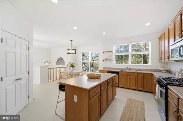 Fairfax, VA 22031,3116 WHITE DAISY PL