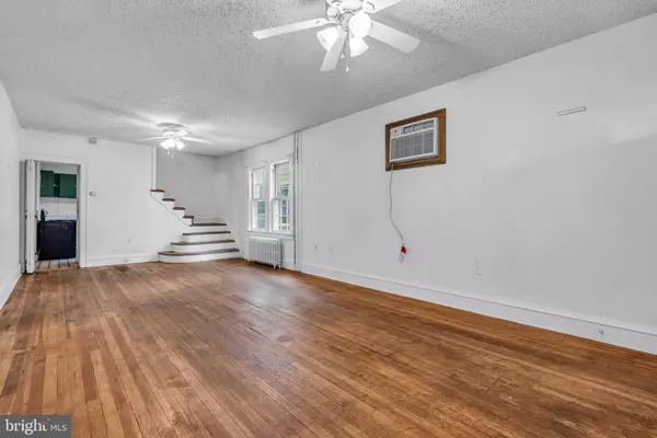 Hamilton, NJ 08610,40 REED AVE