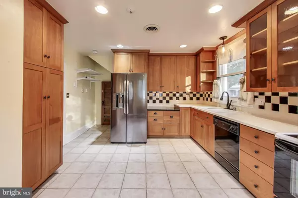 Gaithersburg, MD 20877,19 MARYLAND AVE