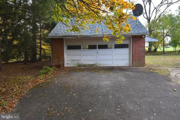 Ambler, PA 19002,422 N WYNDON RD