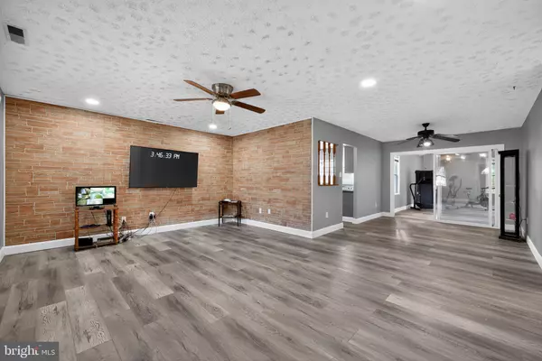 Willingboro, NJ 08046,21 GLOVER LN