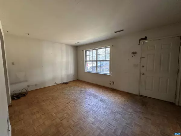 Charlottesville, VA 22903,966 ROCK CREEK RD