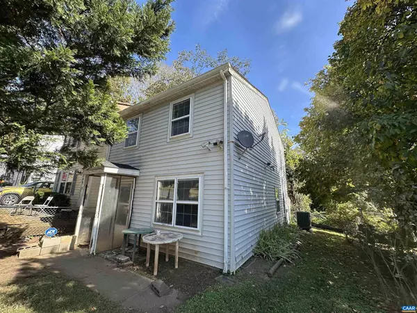 Charlottesville, VA 22903,966 ROCK CREEK RD