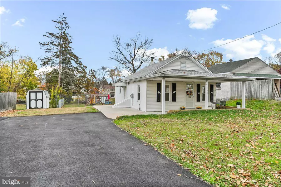 929 CRYSTLE RD, Aston, PA 19014