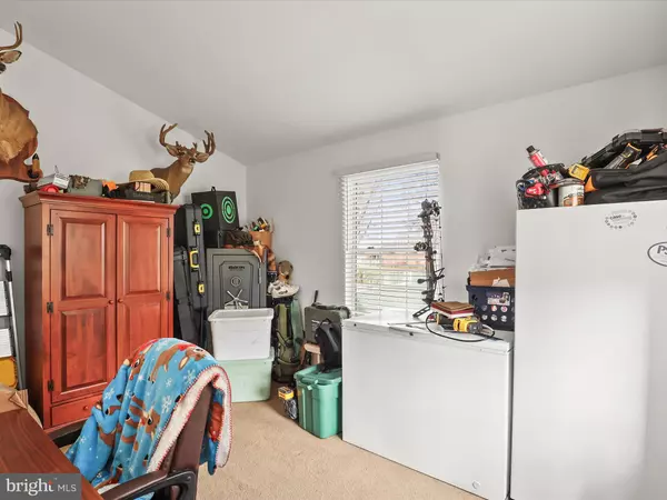 New Oxford, PA 17350,12 FIDDLER DR