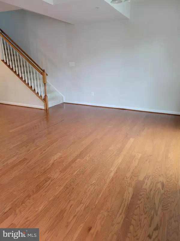 Oak Hill, VA 20171,13731 AIR AND SPACE MUSEUM PKWY