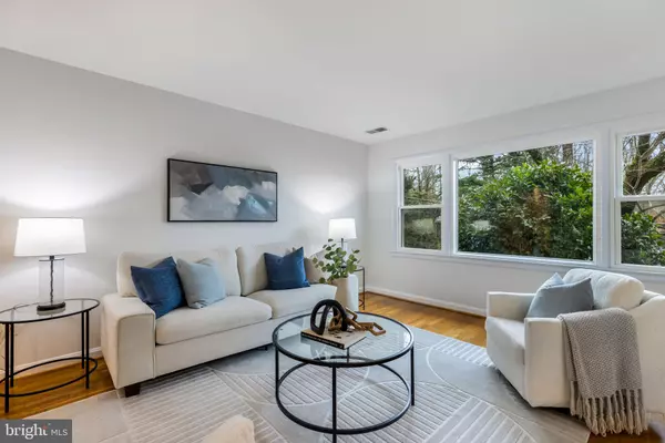 Falls Church, VA 22041,6222 BEACHWAY DR